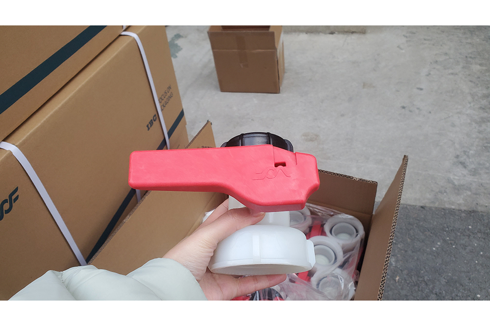 DN40/50/80 Butterfly valve For 1000L IBC Tote Tank Container for sale